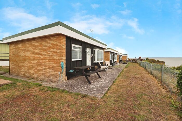 1 Bedroom Mobile/park Home For Sale In Fort Road, Lavernock, Penarth, CF64