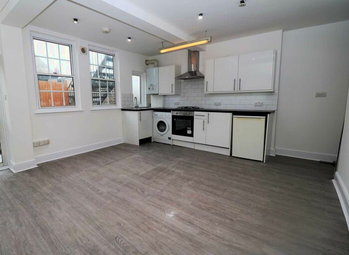 1 Bedroom Flat To Rent In Southbury Road, Enfield, EN1