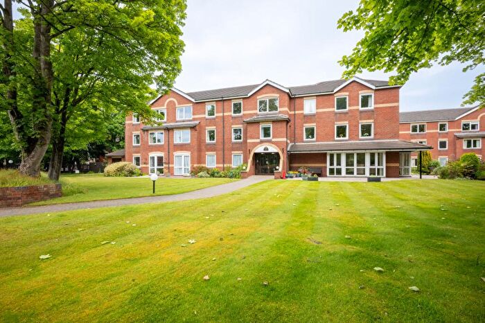 2 Bedroom Apartment For Sale In Chase Close, Homechase House Chase Close, PR8