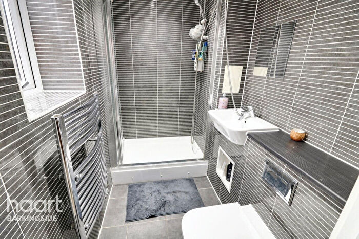 2 Bedroom Apartment For Sale In Marine Crescent, Hainault, IG6