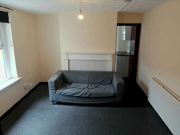2 Bedroom Flat To Rent In Cardiff, CF24