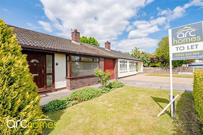 3 Bedroom Semi-Detached Bungalow To Rent In Craven Avenue, Lowton, Warrington, WA3