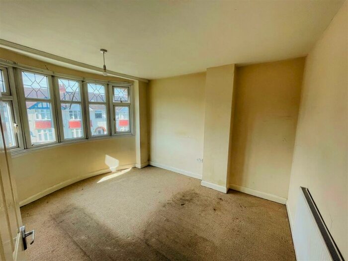 3 Bedroom End Of Terrace House For Sale In Hollow Crescent, Radford, Coventry, CV6