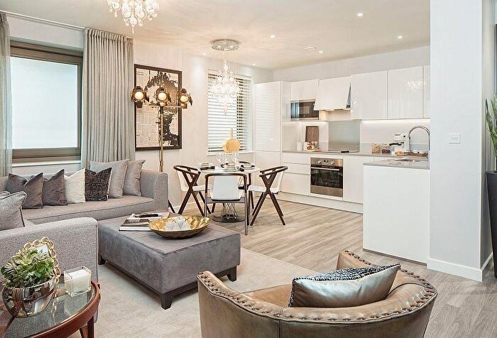 Flat To Rent In Olympic Way, Wembley, London, HA9