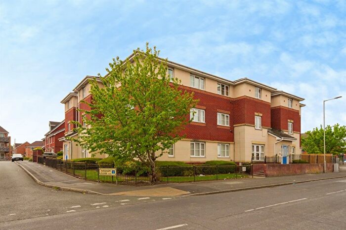 3 Bedroom Flat For Sale In Twickenham Drive, Wirral, CH46