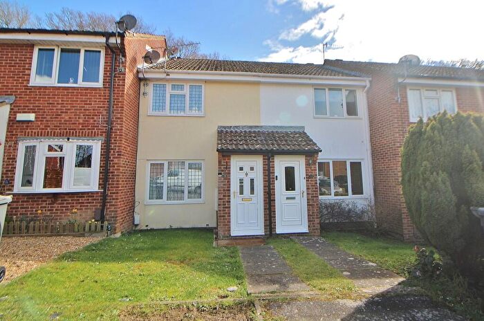2 Bedroom Terraced House For Sale In Oberon Close, Waterlooville, PO7