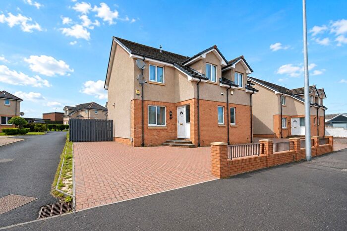 3 Bedroom Semi-Detached House For Sale In Kirkland Drive, Methil, KY8