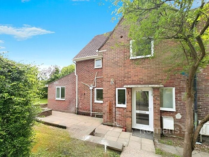 2 Bedroom Flat To Rent In Wavell Way, Winchester, Hampshire, SO22