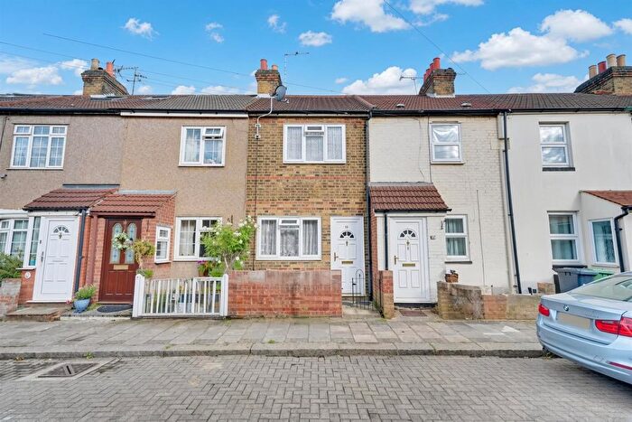 3 Bedroom Property For Sale In Railway Road, Waltham Cross, EN8