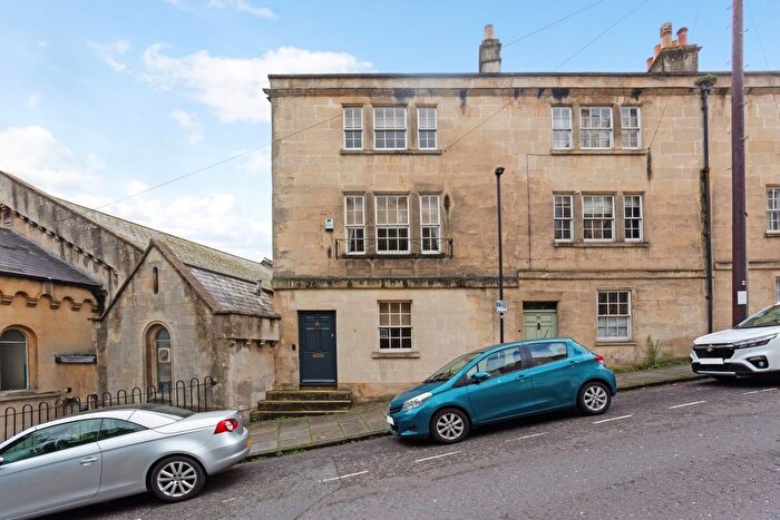 3 Bedroom Town House To Rent In Guinea Lane, Bath, BA1