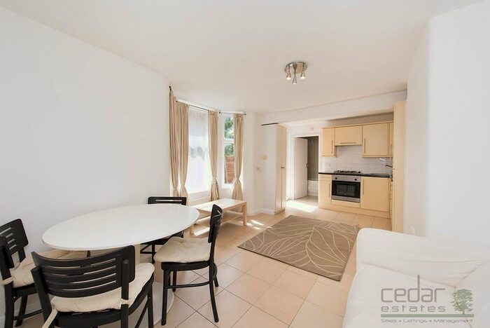 2 Bedroom Flat To Rent In Villiers Road, London, NW2