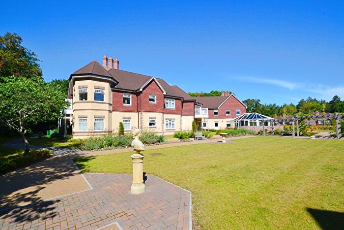 2 Bedroom Retirement Property For Sale In St Ives, BH24