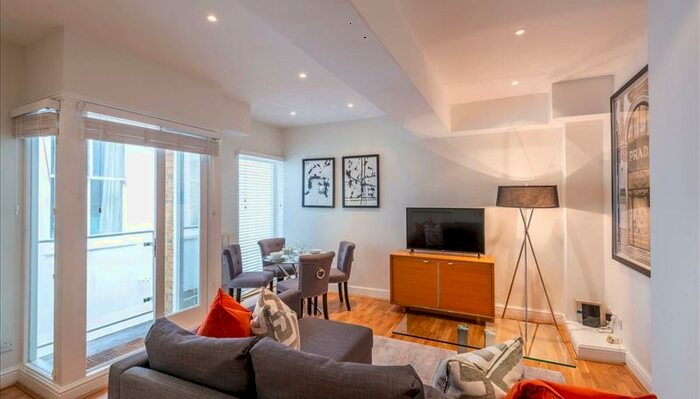 2 Bedroom Flat To Rent In Cedar House, London, W1U