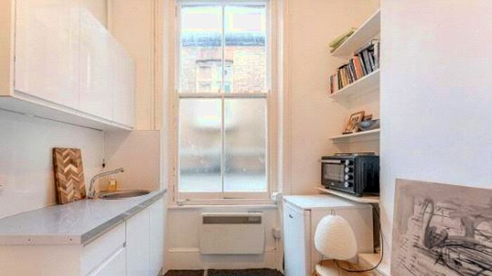 Studio To Rent In Pembridge Villa, London, W11