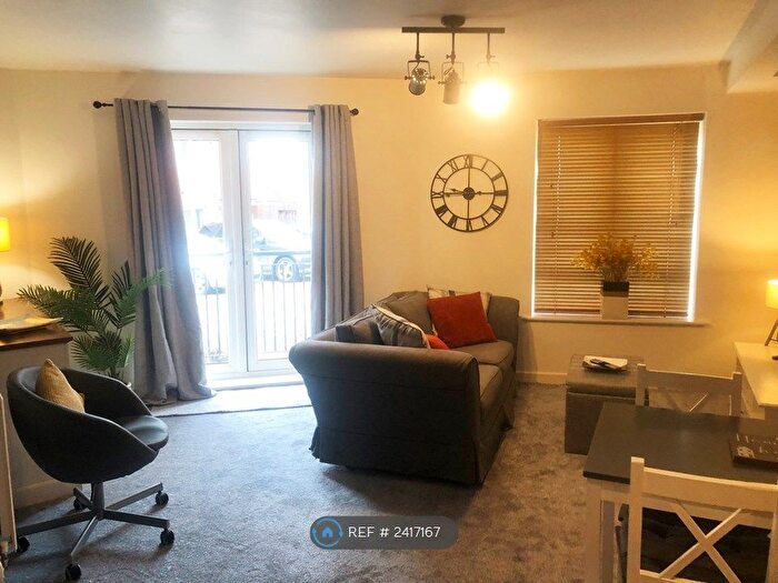 2 Bedroom Flat To Rent In The Roperies, High Wycombe, HP13