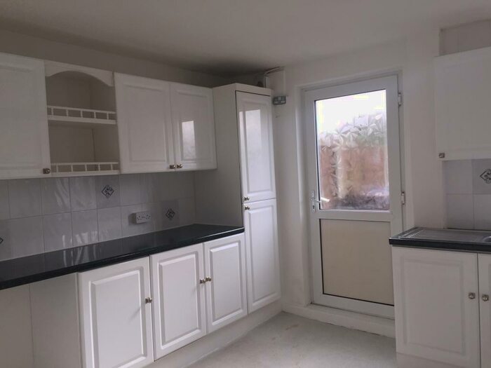 3 Bedroom House To Rent In Farington Avenue, Leyland, PR25