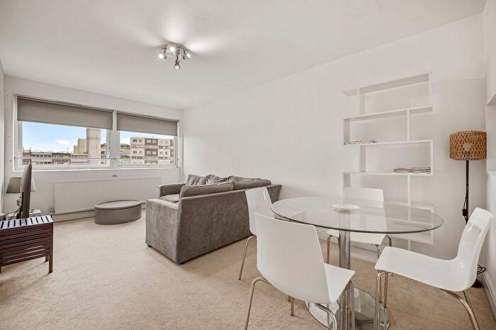 1 Bedroom Flat For Sale In Park South, Austin Road, SW11