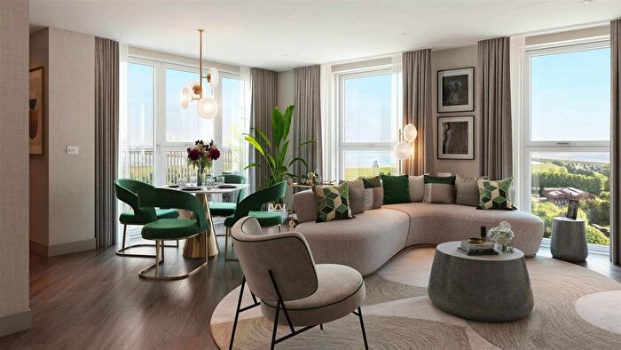 3 Bedroom Flat For Sale In Eden Grove, Fairfield Ave, Staines-Upon-Thames, TW18