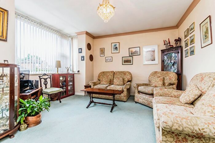 4 Bedroom Detached House For Sale In Matlock Road, Caterham, Surrey, CR3