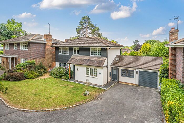 4 Bedroom Detached House For Sale In Wanborough Lane, Cranleigh, GU6