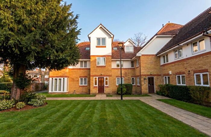 1 Bedroom Apartment To Rent In Addlestone, Surrey, KT15