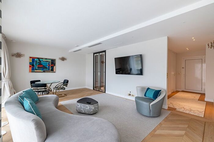 2 Bedroom Flat To Rent In Riverwalk, Central Avenue, Fulham, London, SW6