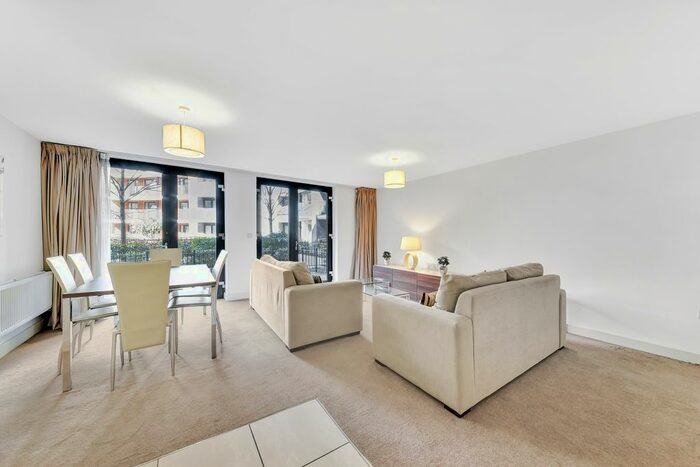 3 Bedroom Flat To Rent In Fairmont House, Maple Quays, Needleman Street, Canada Water, London, SE16