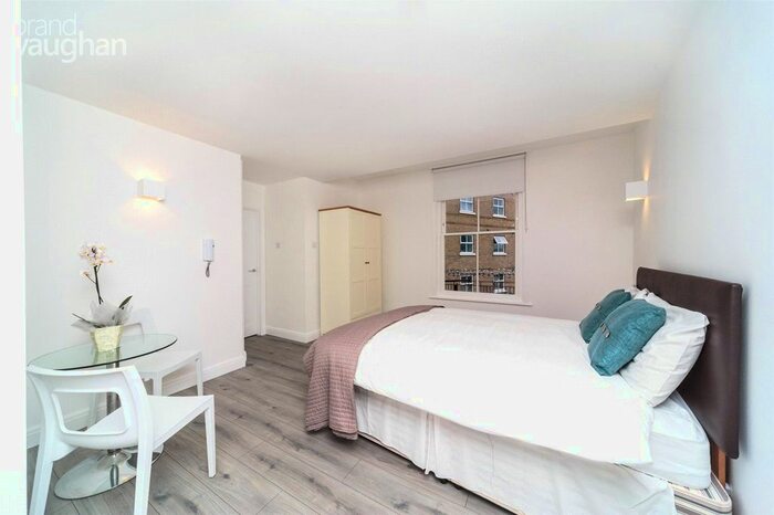 Studio To Rent In Buckingham Place, Brighton, BN1