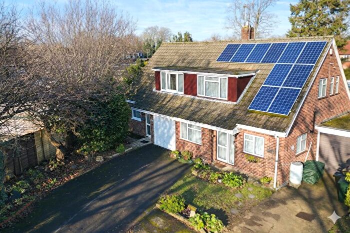 4 Bedroom Semi Detached House For Sale In Bran Close, Tilehurst, Reading, Berkshire, RG30