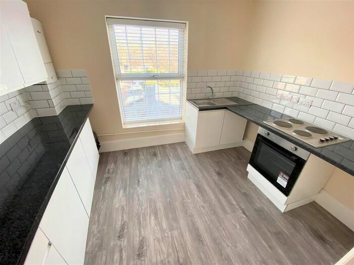 2 Bedroom Flat To Rent In High Street, Markyate, St.Albans, AL3