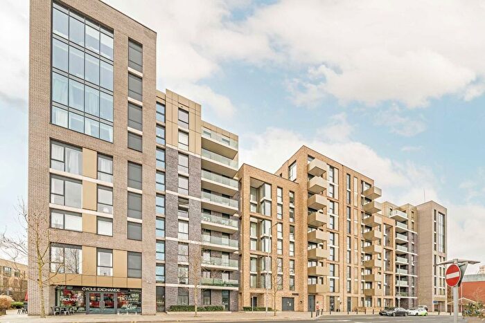 1 Bedroom Flat To Rent In Queenshurst Square, Kingston Upon Thames, KT2