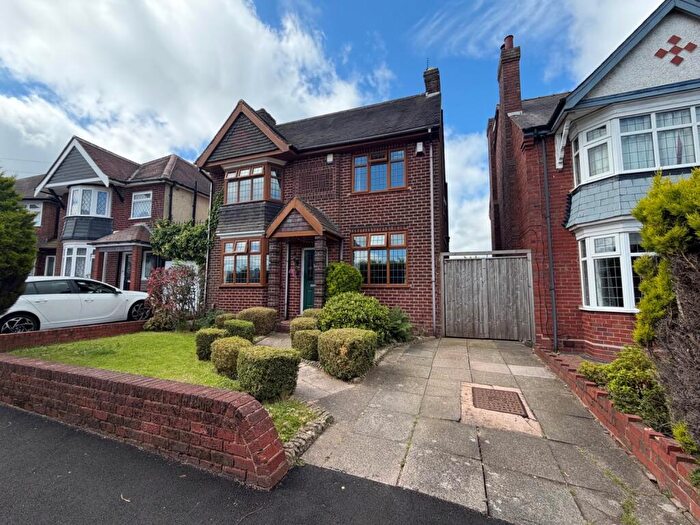 4 Bedroom Detached House To Rent In Garland Crescent, Halesowen, West Midlands, B62