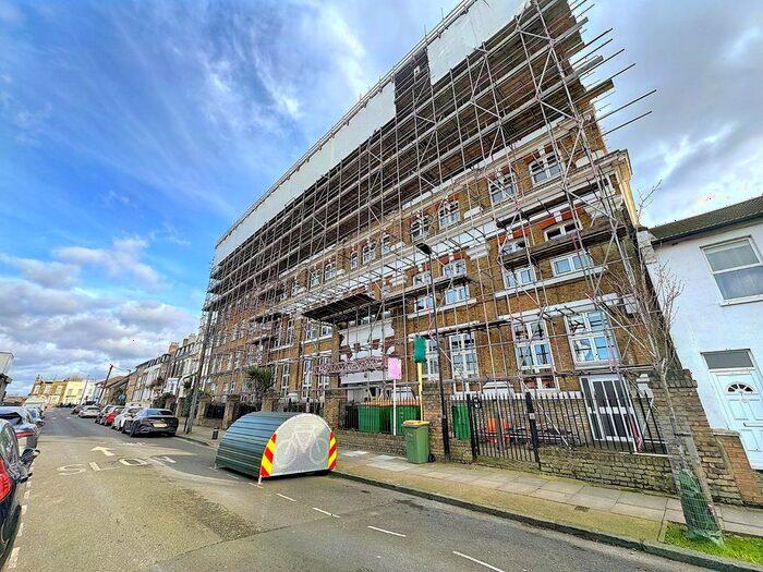 3 Bedroom Flat To Rent In Gazelle House, Manbey Park Road, Stratford, E15