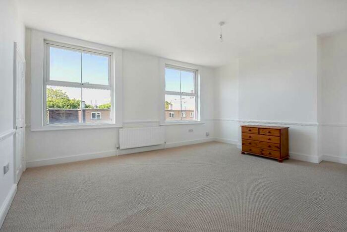2 Bedroom Apartment To Rent In Wandsworth Road, SW8