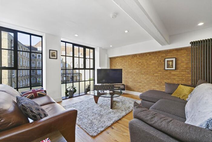 2 Bedroom Duplex To Rent In Chimney Court, Brewhouse Lane London, E1W