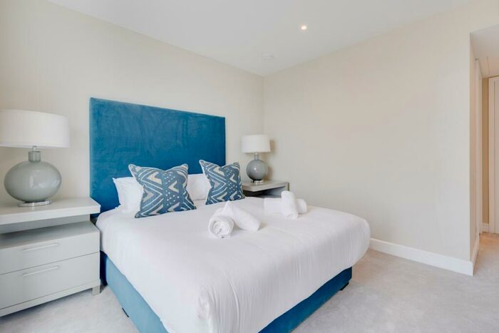 2 Bedroom Apartment To Rent In Westferry Circus, E14