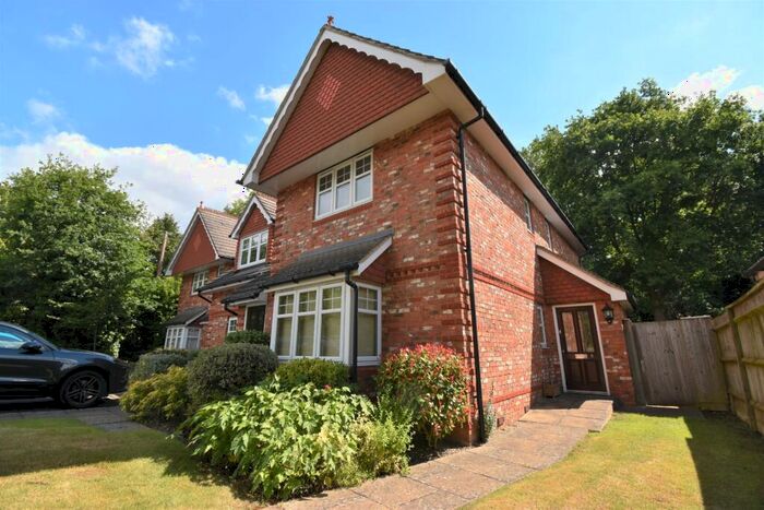 2 Bedroom Maisonette To Rent In John Place, Warfield, Bracknell, Berkshire, RG42