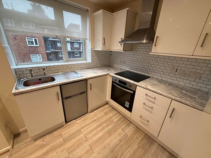 Studio To Rent In High Street South, Dunstable, LU6