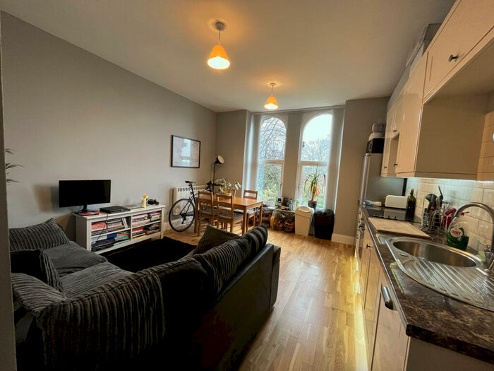 1 Bedroom Apartment To Rent In Cardigan Road, Leeds, West Yorkshire, LS6