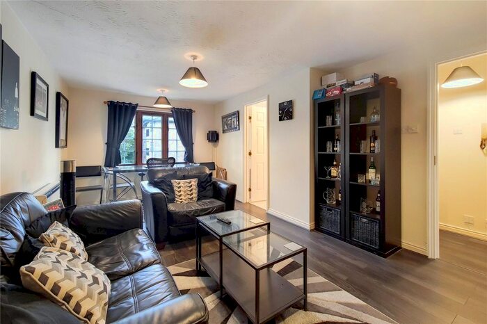 2 Bedroom Flat To Rent In Selhurst Close, Wimbledon Common, SW19