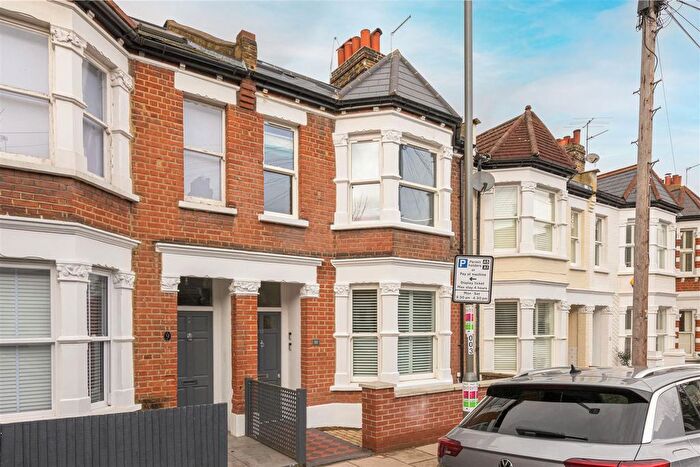 1 Bedroom Flat To Rent In Bendemeer Road, London, SW15