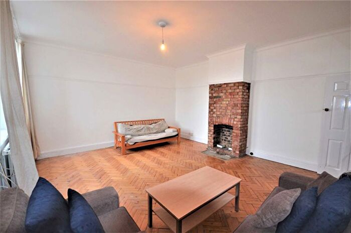 1 Bedroom Flat To Rent In Vivian Avenue, Hendon, NW4