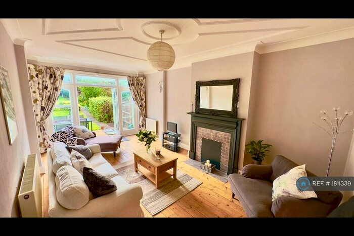 4 Bedroom Semi-Detached House To Rent In Haycroft Gardens, London, NW10