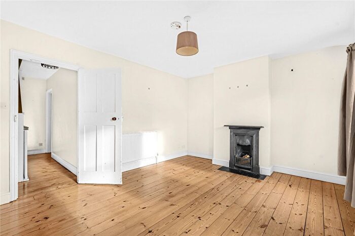 3 Bedroom Terraced House For Sale In Sunningwell Road, New Hinksey, OX1