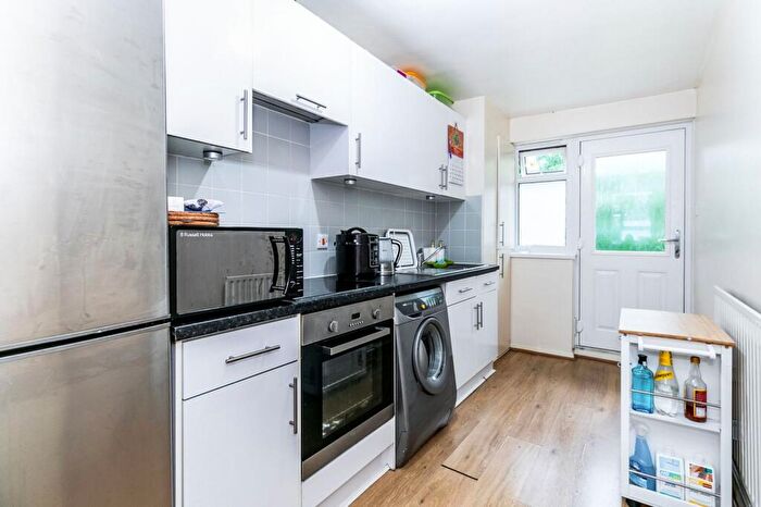 1 Bedroom Flat To Rent In Denmark Road, Kingston Upon Thames, KT1