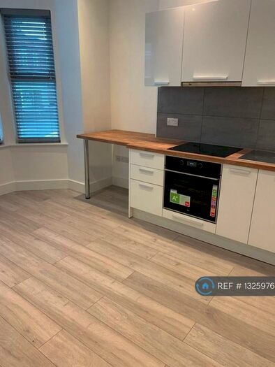 1 Bedroom Flat To Rent In Shaw Heath, Stockport, SK2