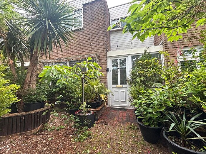 3 Bedroom Terraced House To Rent In Aldwick Close, Farnborough, GU14