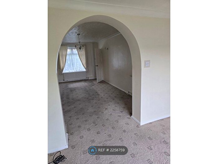 2 Bedroom End Of Terrace House To Rent In Hill Crescent, Gainsborough, DN21
