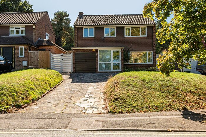 3 Bedroom Detached House For Sale In Warren Road, Orpington, BR6