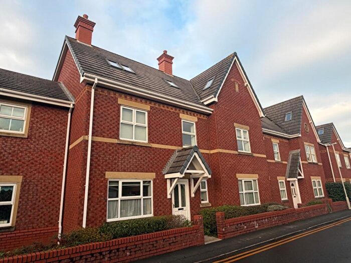 2 Bedroom Flat To Rent In The Mariners, FY8